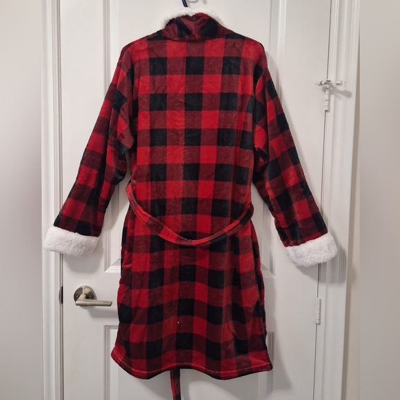 NWOT Plaid Hoodie Blanket - Picture 2 of 2